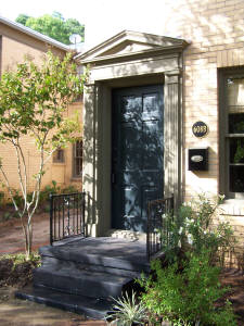 Front door to 608B upstairs apartment